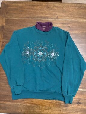 Vintage Floral Embroidered Crewneck Sweatshirt